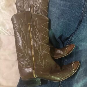 Justin Boots size 6 ( women’s)